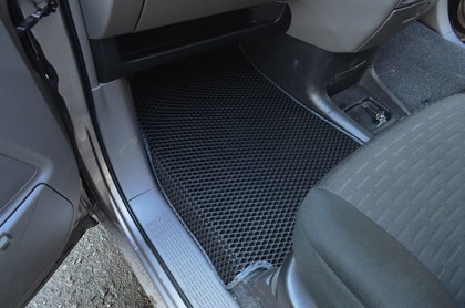Коврики на Toyota Noah (R60) 2001 - 2007 в Якутске