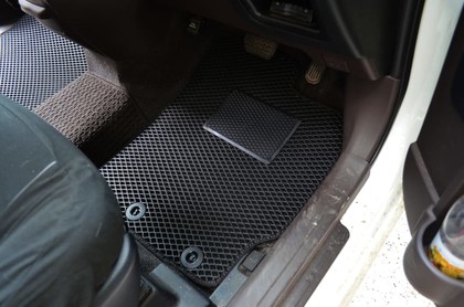 Коврики на Toyota Porte II 2012 - 2020 в Якутске