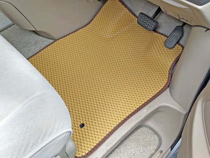 Коврики на Toyota Alphard (H10) 2002 - 2008 в Якутске