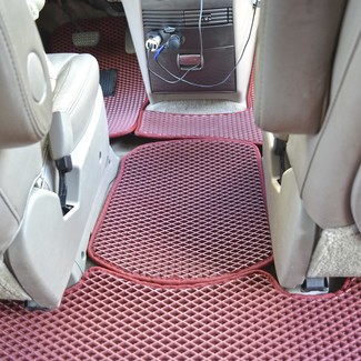 Коврики на Toyota Sienna II 2003 - 2010 в Якутске