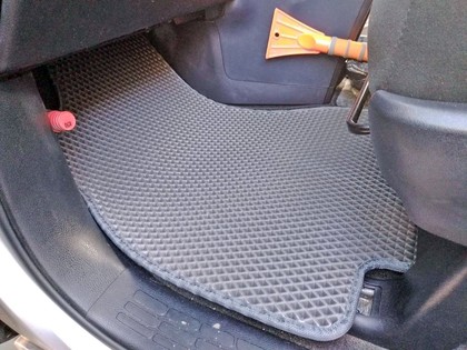 Коврики на Toyota Noah (R80) 2014 - 2021 в Якутске