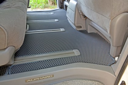 Коврики на Toyota Alphard (H10) 2002 - 2008 в Якутске