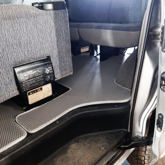 Коврики на Mitsubishi Delica 4 1994 - 2007 в Якутске