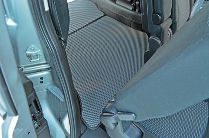 Коврики на Nissan Serena (C26) 2010 - 2016 в Якутске