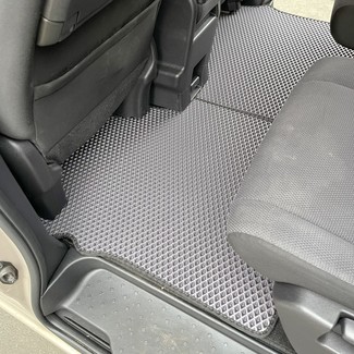 Коврики на Nissan Serena (C26) 2010 - 2016 в Якутске