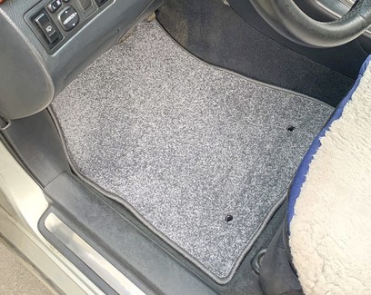 Коврики на Toyota Avensis II 2002 - 2008 в Якутске