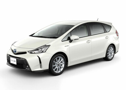 Коврики на Toyota Prius Alpha 2011 - 2021 в Якутске