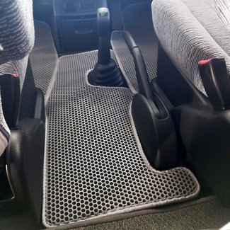 Коврики на Mitsubishi Delica 4 1994 - 2007 в Якутске