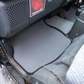 Коврики на Mitsubishi Delica 3 1986 - 1999 в Якутске