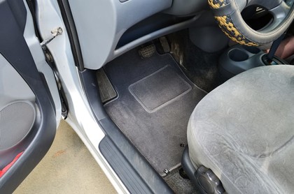 Коврики на Toyota Yaris I 1999 - 2005 в Якутске
