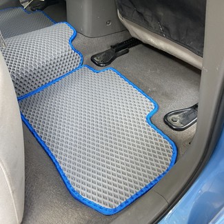 Коврики на Nissan Leaf (ZE0) 2009 - 2012 в Якутске