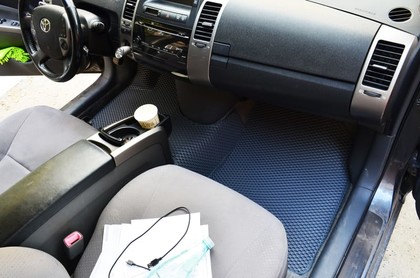 Ворсовые коврики на Toyota Prius (20) 2004 - 2009 в Якутске