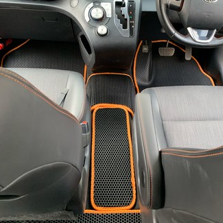 Коврики на Toyota Sienta II 2015 - 2022 в Якутске