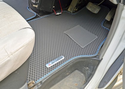 Коврики на Mitsubishi Delica 4 1994 - 2007 в Якутске
