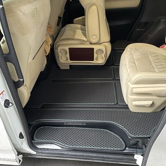 Коврики на Toyota Vellfire (H30) 2015 - 2023 в Якутске