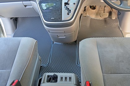Коврики на Toyota Alphard (H10) 2002 - 2008 в Якутске