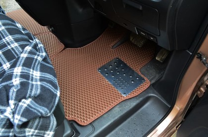 Коврики на Nissan Serena (C26) 2010 - 2016 в Якутске