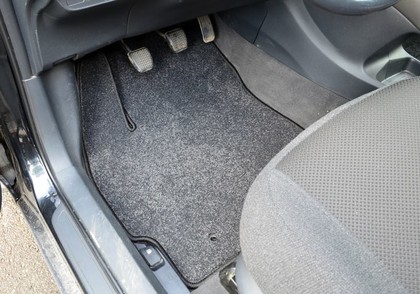 Коврики на Toyota Auris I 2006 - 2012 в Якутске