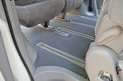 Коврики на Toyota Alphard (H10) 2002 - 2008 в Якутске