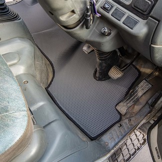 Ворсовые коврики на Mitsubishi Fuso Canter VI узкая кабина 1991 - 2010 в Якутске