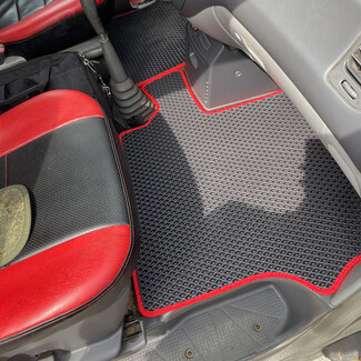 Ворсовые коврики на Mitsubishi Space Gear 1994 - 2007 в Якутске Ворсовые коврики на Mitsubishi Space Gear 1994 - 2007 в Якутске