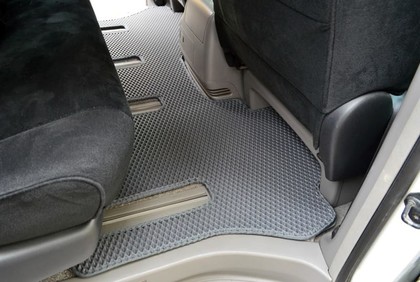 Коврики на Toyota Alphard (H10) 2002 - 2008 в Якутске
