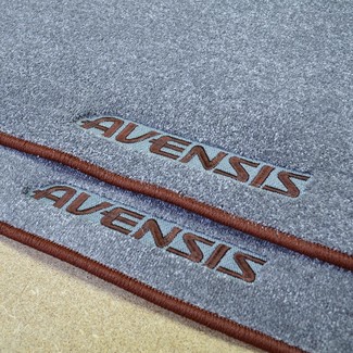 Коврики на Toyota Avensis II 2002 - 2008 в Якутске