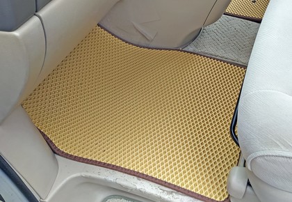 Коврики на Toyota Alphard (H10) 2002 - 2008 в Якутске