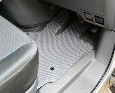 Коврики на Toyota Voxy (R70) 2007 - 2013 в Якутске