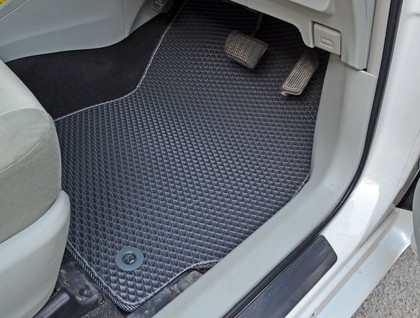 EVA коврики на Toyota Prius Alpha 2011 - 2021 в Якутске