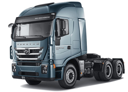 Ворсовые коврики на Hongyan SAIC-IVECO Genlyon кабина C500 2023 - 2025 в Якутске