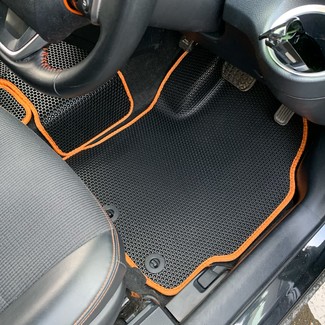 Коврики на Toyota Sienta II 2015 - 2022 в Якутске