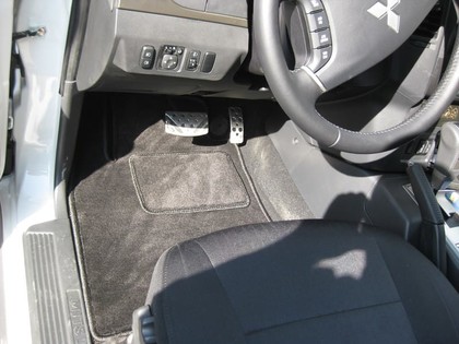 EVA коврики на Mitsubishi Pajero IV 2006 - 2021 в Якутске