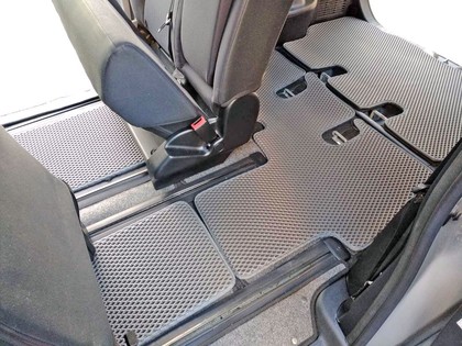Коврики на Toyota Voxy (R80) 2014 - 2021 в Якутске