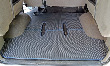 Коврики на Mitsubishi Delica 4 1994 - 2007 в Якутске