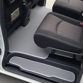 Коврики на Nissan Serena (C26) 2010 - 2016 в Якутске