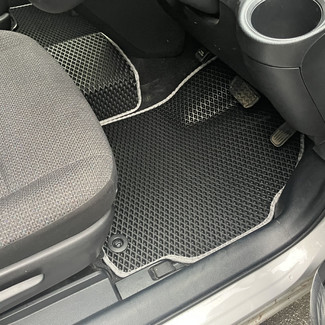 Коврики на Toyota Sienta II 2015 - 2022 в Якутске