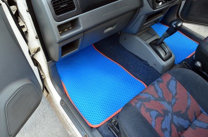 Коврики на Nissan Kix 2008 - 2012 в Якутске