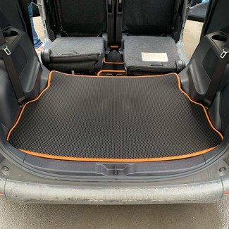 Коврики на Toyota Sienta II 2015 - 2022 в Якутске