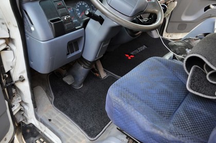 Коврики на Mitsubishi Fuso Canter VII широкая кабина 2002 - 2017 в Якутске