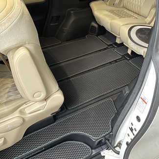 Коврики на Toyota Vellfire (H30) 2015 - 2023 в Якутске